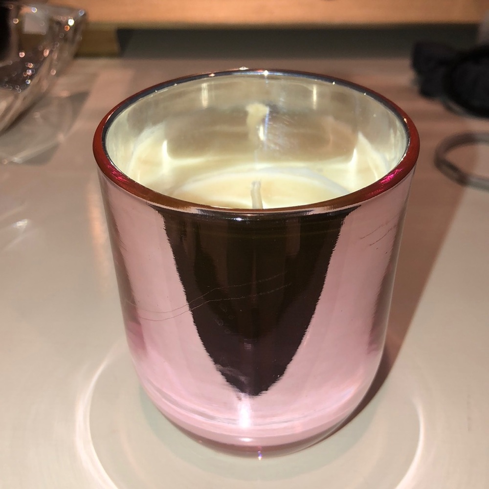 Wild Berry Magnolia scented candle